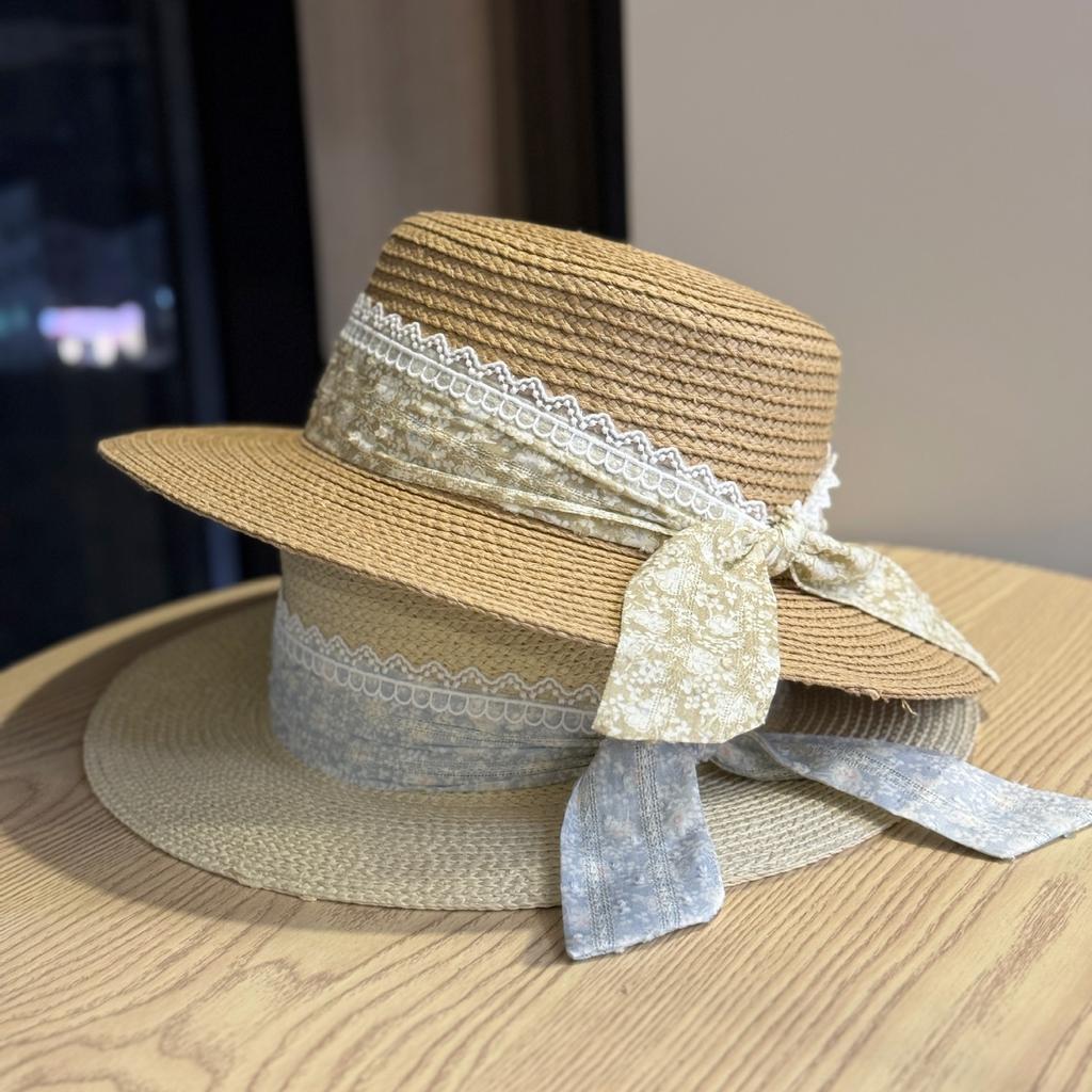 French-style Wide-brimmed Straw Hat for Women, Summer Lace Bow Sun Protection Hat, Vacation Accessory That Makes the Face Look Smaller, Elegant