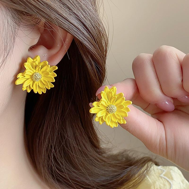 

Весна Лето Свежий Супер Бессмертный Универсальный Темперамент Дофамин Красочные Серьги Цветок Маргаритки Для Женщин 1 pair