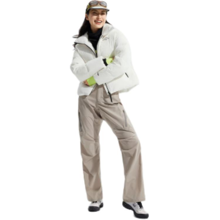 Li-Ning Hot Pot Down Jacket Series Water-Resistant Stand Collar 600 Fill Power Warmth Outdoor Casual Short Winter Down Jacket Women Jacket AYMU254-1