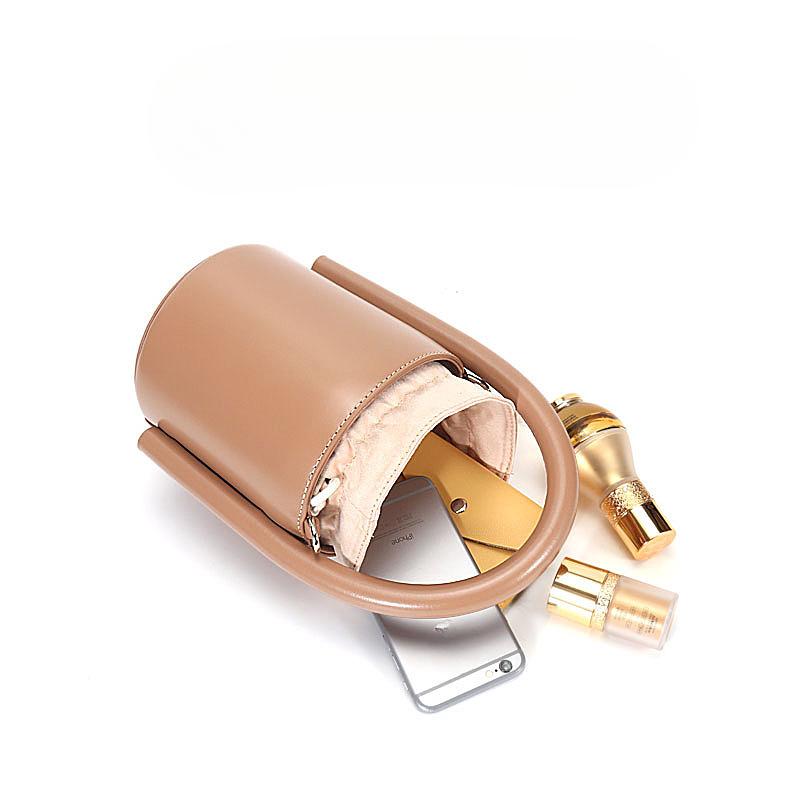 The Bucket Bag Features A Niche Design with A High-end Feel It Is A Single-shoulder Crossbody Bucket Bag