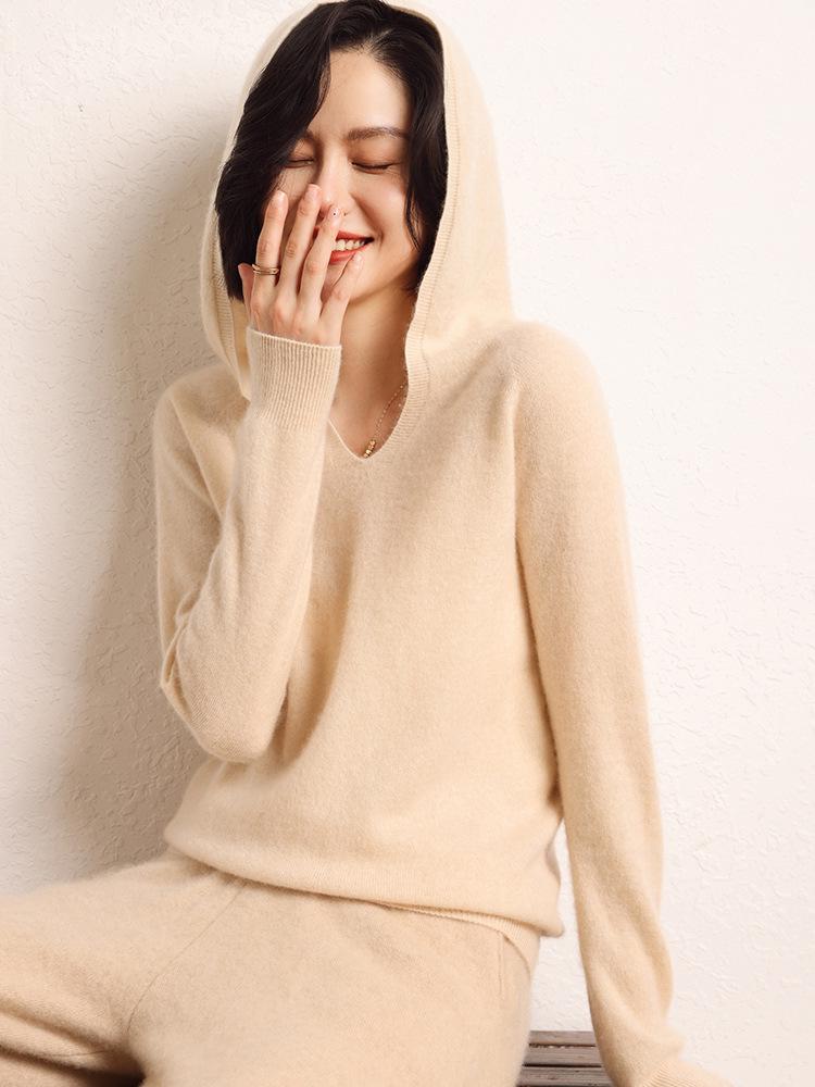 Soft Hooded Cashmere Sweater for Women - 2026 Autumn/Winter Collection: Solid Color, Gentle Style, Loose Fit