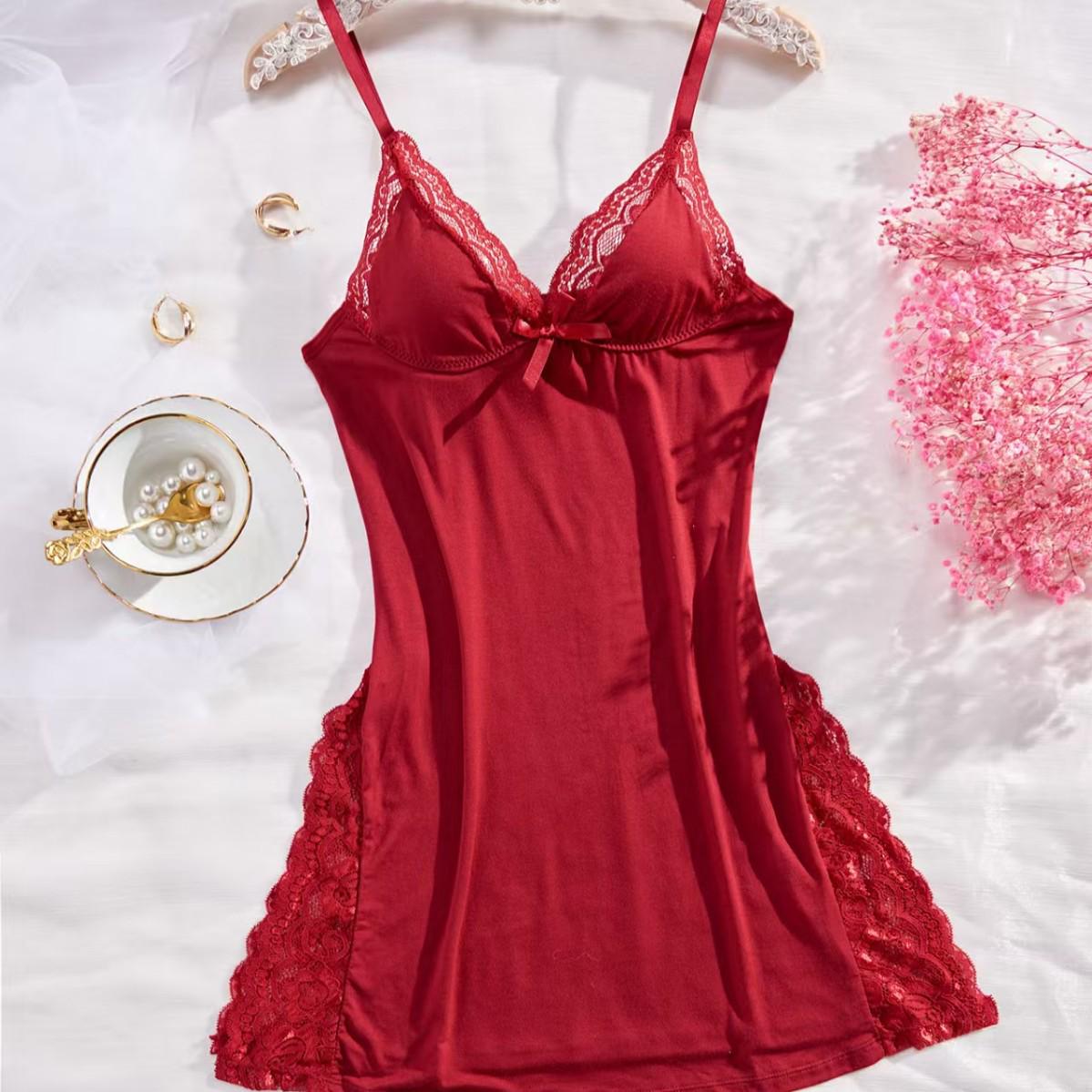 

Спокуслива європейська та американська немодальна білизна для сну з розрізом Extra Large червоний