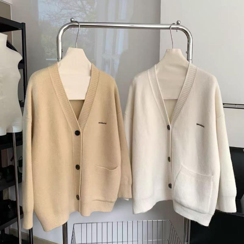 

High-end knitted cardigan women s autumn and winter new top embroidered lazy wind loose sweater jacket women average size