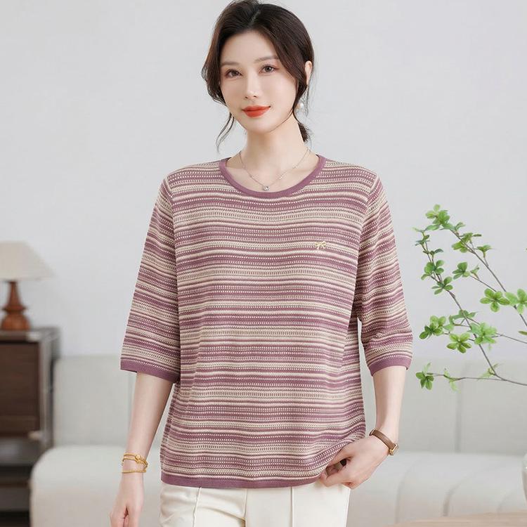 Plus Size Striped Round Neck Maternity T-Shirt for Middle-Aged and Elderly Women - Simple, Comfortable, and Versatile for Commuting.