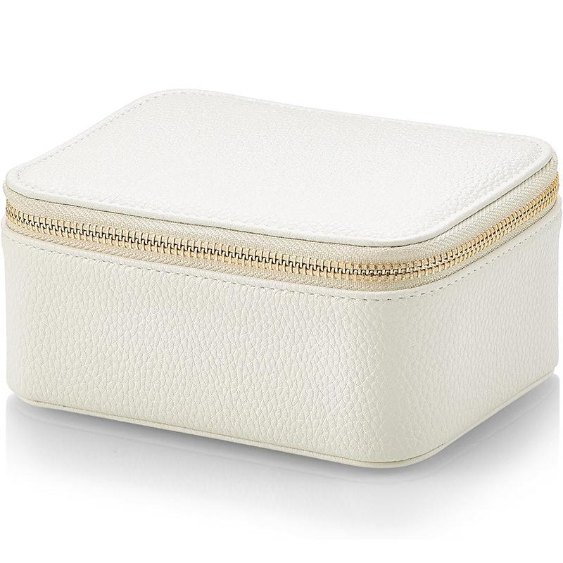 

Personalized Travel Jewelry Box with 8-Part Earring Organizer 16.5x11.5x9 cm бежевый