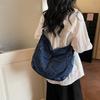 New Fashi Denim Shoulder Bag Large Capacity Fashiable and Versatile Crossbody Bag for Women College Students Commuting Bag