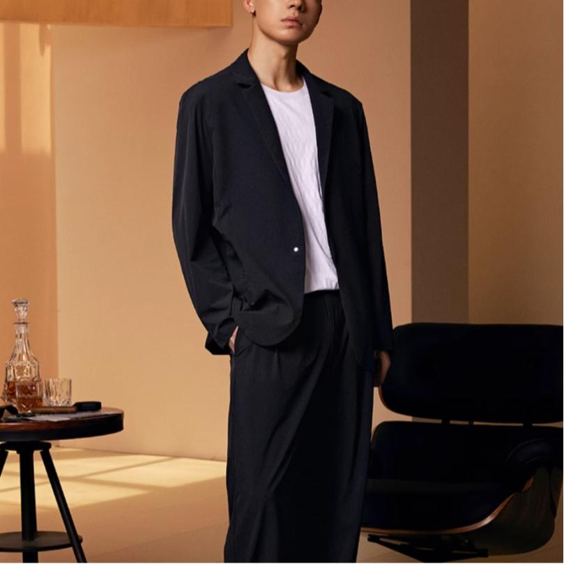 Skechers Casual Sports Series Classic Series Woven Simple Comfortable Long Sleeve Suit Men suits Deep-Night-Black L225M018-03B6