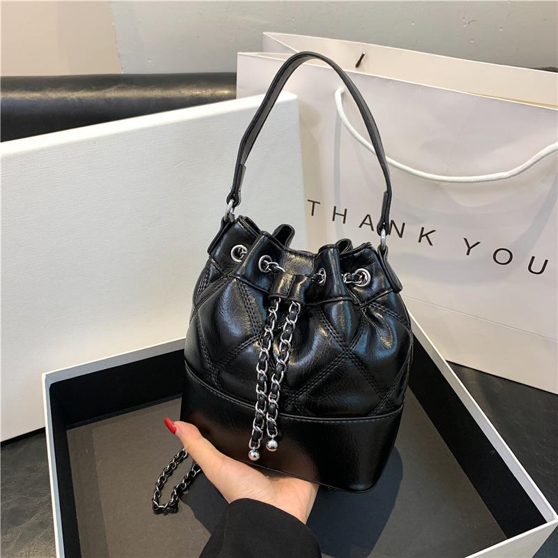 Car sewing bucket bag women's shoulder bag solid color mother bag large capacity  new fashion popular women's bag