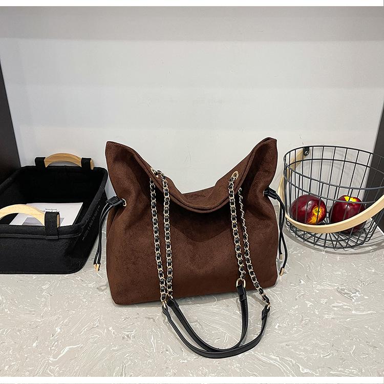 Bag Women's Retro Autumn and Winter Suede Chain Drawstring Tote Bag Trendy Fashion Commuter Bag Simple Crossbody Bag