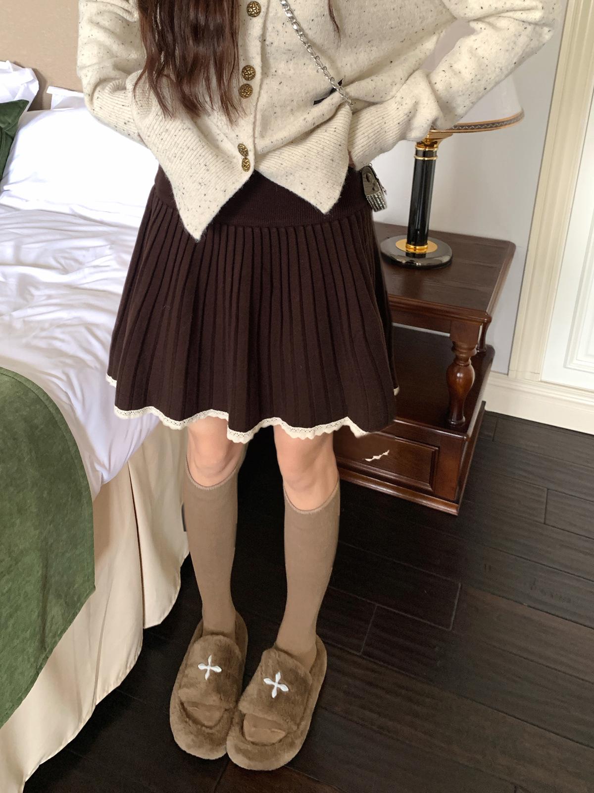 

Korean Style Lace Trim High-Waisted Knit Pleated A-Line Mini Skirt for Autumn/Winter One Size красный/кофейный