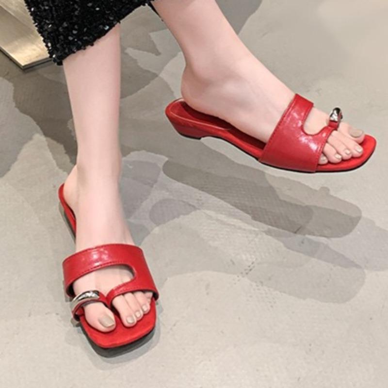 Women's Slippers 2025 Trend Designer Clip Toe Women's Sandals Casual Flat Shoes Square Head Outdoor Comfortable Beach Flip Flops