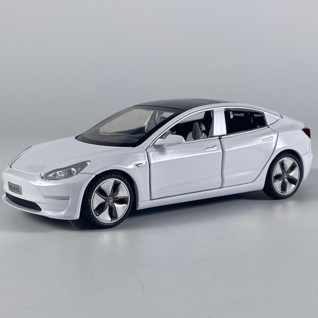 1:32 Model 3 Alloy Metal Diecast Model Car Sound And Light Pull Back Children Toy Car Collections Hobby Decoration Holiday Gifts