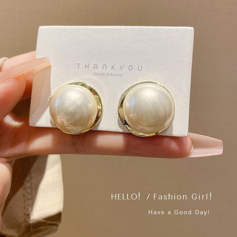 European American Exaggerated Big Pearl Stud Earrings For Women Light Luxury High-end Personality Versatile Fashion Jewelry Gift