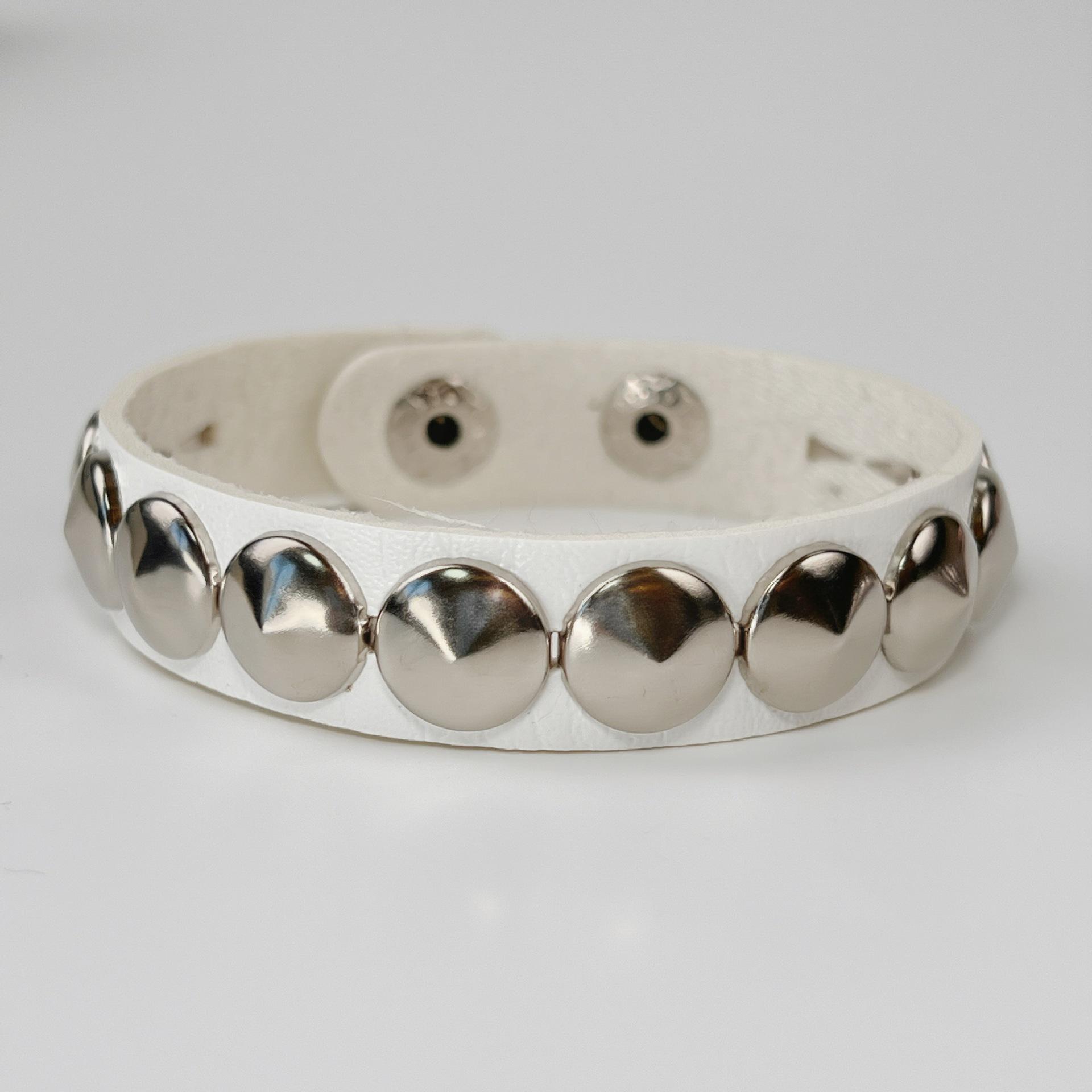 

Модный кожаный браслет в стиле панк с заклепками для пар белый