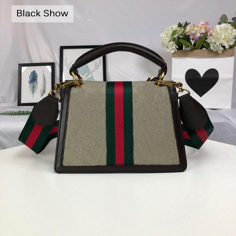 Prada Borsa A Tracolla Dottore In Pelle Martellata Nera Con Manico Superiore Nero Di Grandi Dimensioni  443913