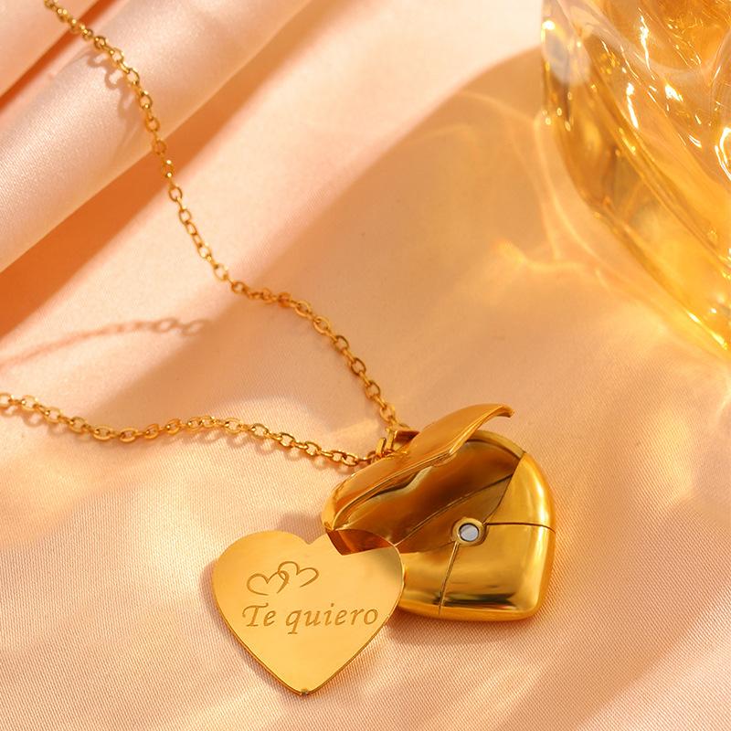 Explosive Necklace Light Luxury K Love Photo Frame Pendant Can Be Engraved Titanium Steel High-end Couple Necklace Jewelry