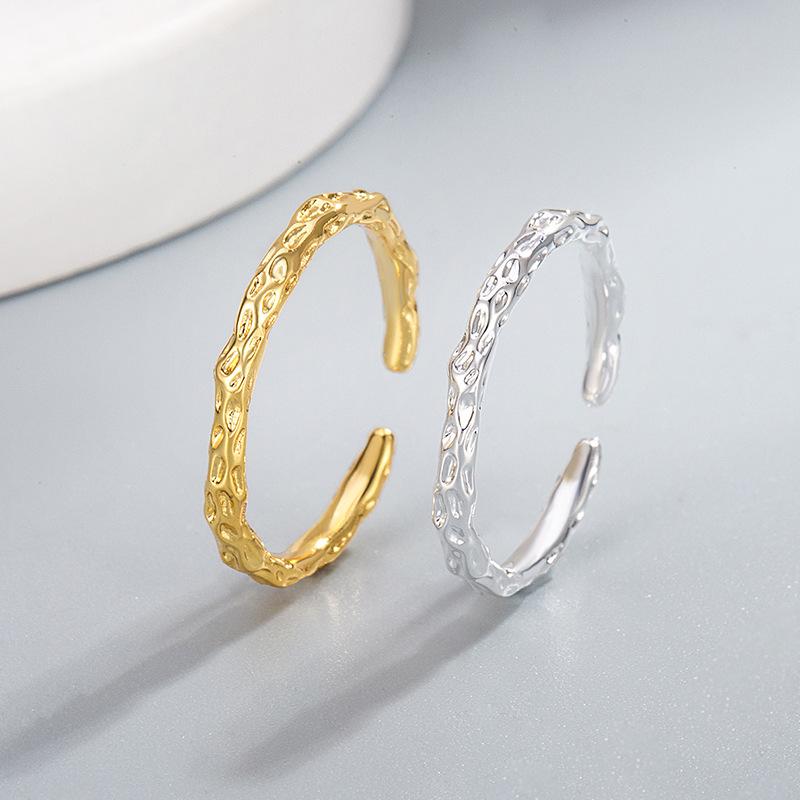 

Colorfast Titanium Steel Hammered Texture Women s Minimalist Index Ring - Wear Without Removal Gold [NJZ-450]