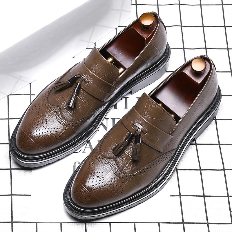Fashion Male Pointed Loafers Tassel Thick Bottom Fashion Shoes Original Men Formal Club Wedding Party Shoes Men Luxury Designer Shoes