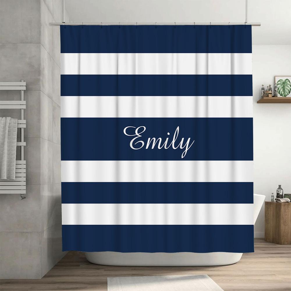 Individuell gestaltbare gestreifte Duschvorhänge: Personalisieren Sie Ihr Badezimmer mit einem Namen oder Initialen Marineblau Weiß gestreiftes Design Perfekt für
