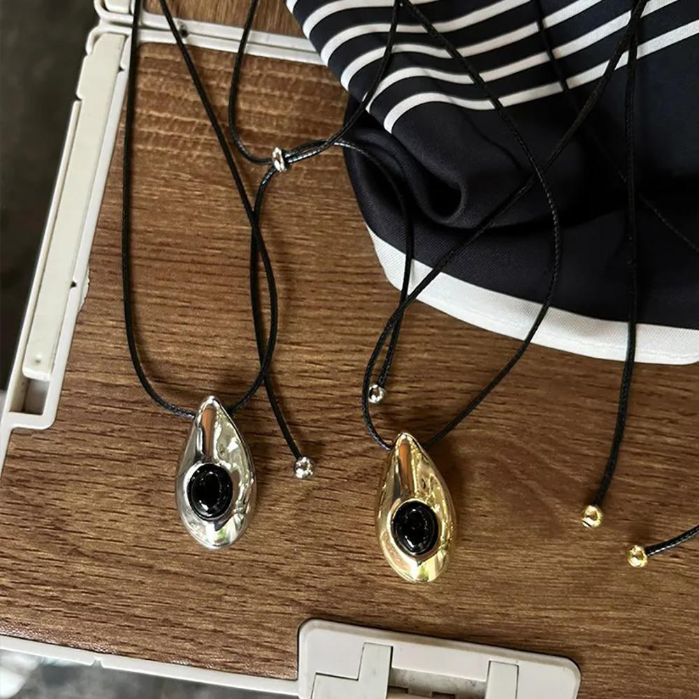 Y2K Teardrop Trendy Pendant Necklace for Women Black Stone Waterdrop Pu Leather Chain Long Necklace Modern Jewelry