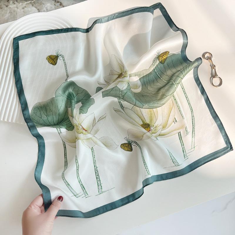 Spring new magnolia floral silk small square scarf women's high-end mulberry silk silk scarf scarf elegant silk scarf gift
