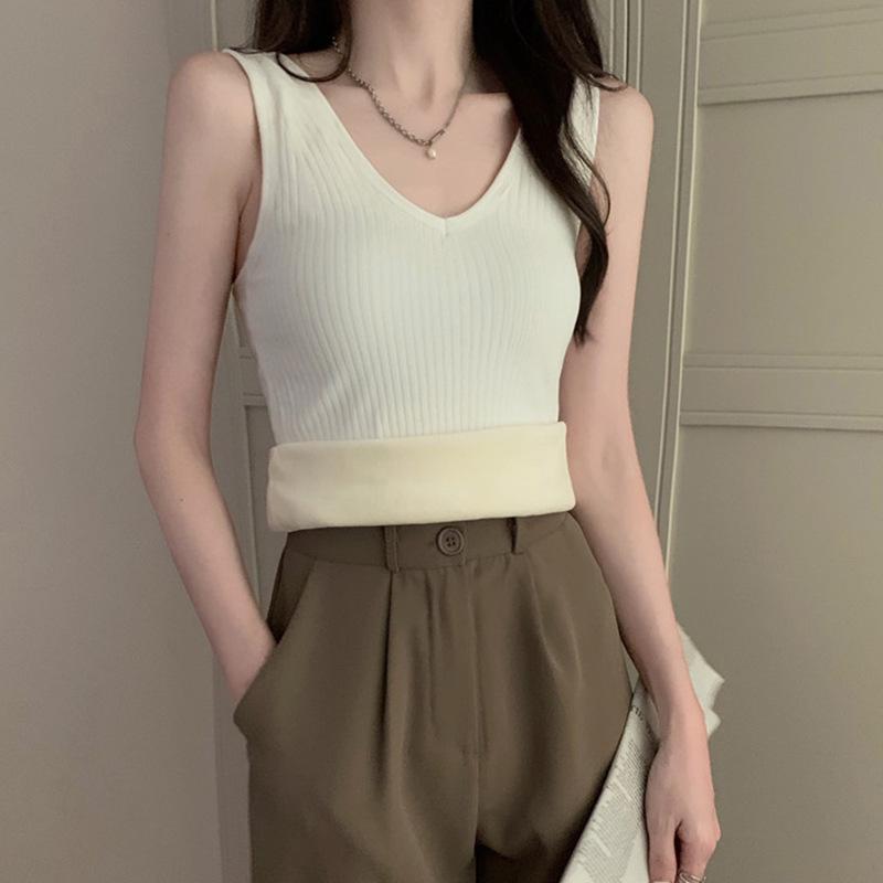 "881 Warm Plus Velvet Thickened Camisole for Autumn and Winter – Comfortable Slim Fit Vest for Layering"