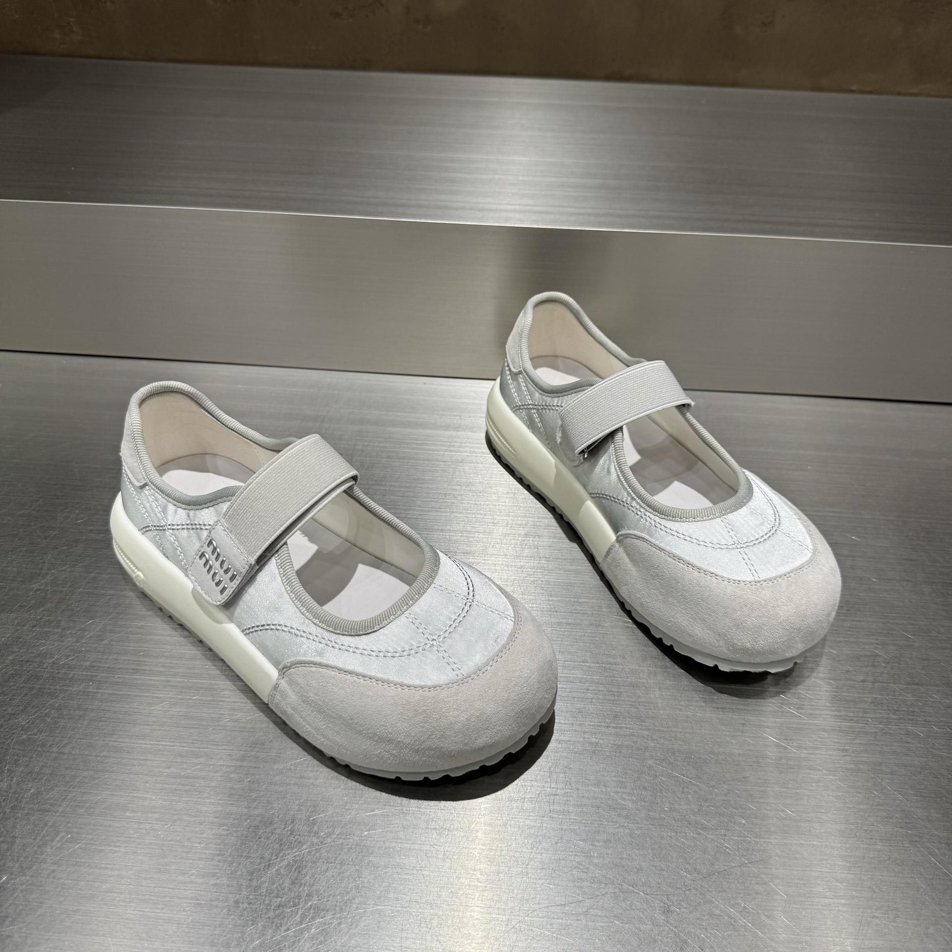 

Туфли Мэри Джейн на платформе в стиле балеток на липучке с неглубоким вырезом женские 2025 новые ретро универсальные дышащие повседневные туфли 35