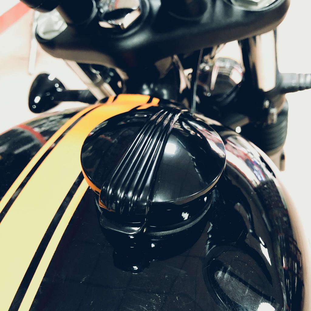 Motorcycle Petrol Fuel Gas Tank Cap Aluminum Monza Style Fuel Cap For Triumph Bonneville Bobber Black T120 T100 Street Twin