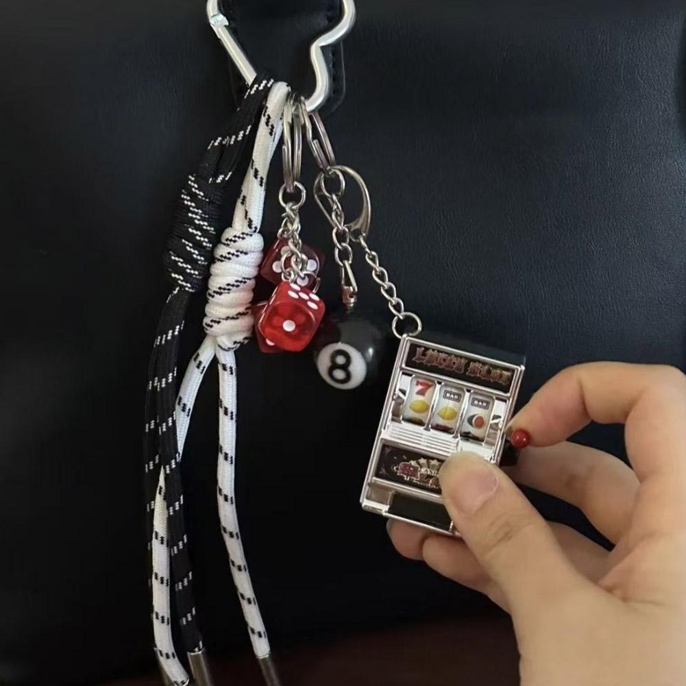 Jednoduchý módní hratelný mini ovocný automat na klíče s přívěskem, houpací simulace loterie, hudba Ma V1O1