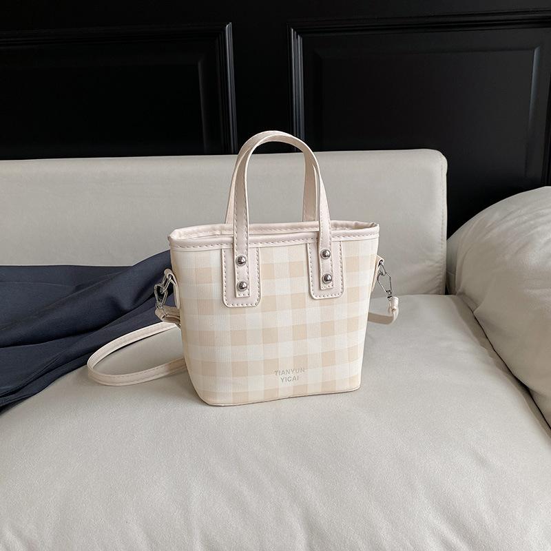 Women's Bag Portable Fashion Versatile Bag Women's New Popular Shoulder Messenger Bag Simple Bucket Bag