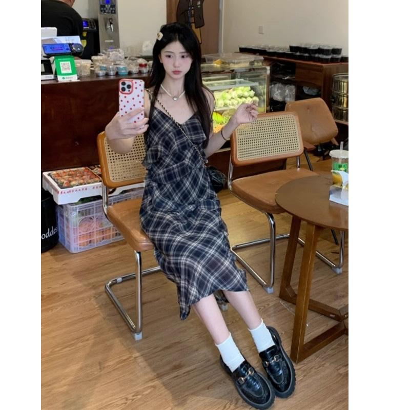 Fashion Irregular Ruffle Edge Suspender Dress Women's Summer New Foreign Style V-neck Waist Plaid A-shaped Skirt