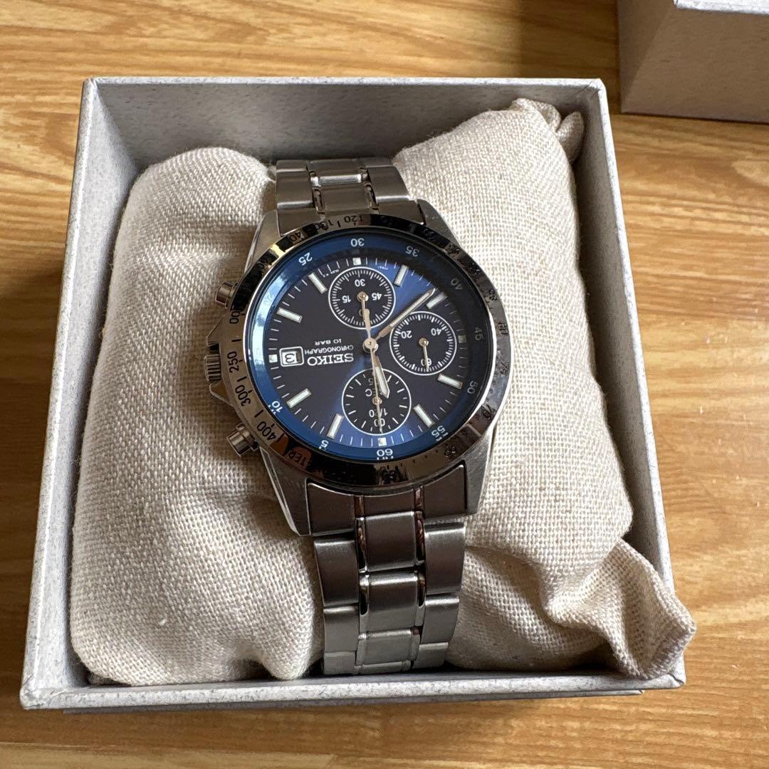 SEIKO quartz watch blue dial