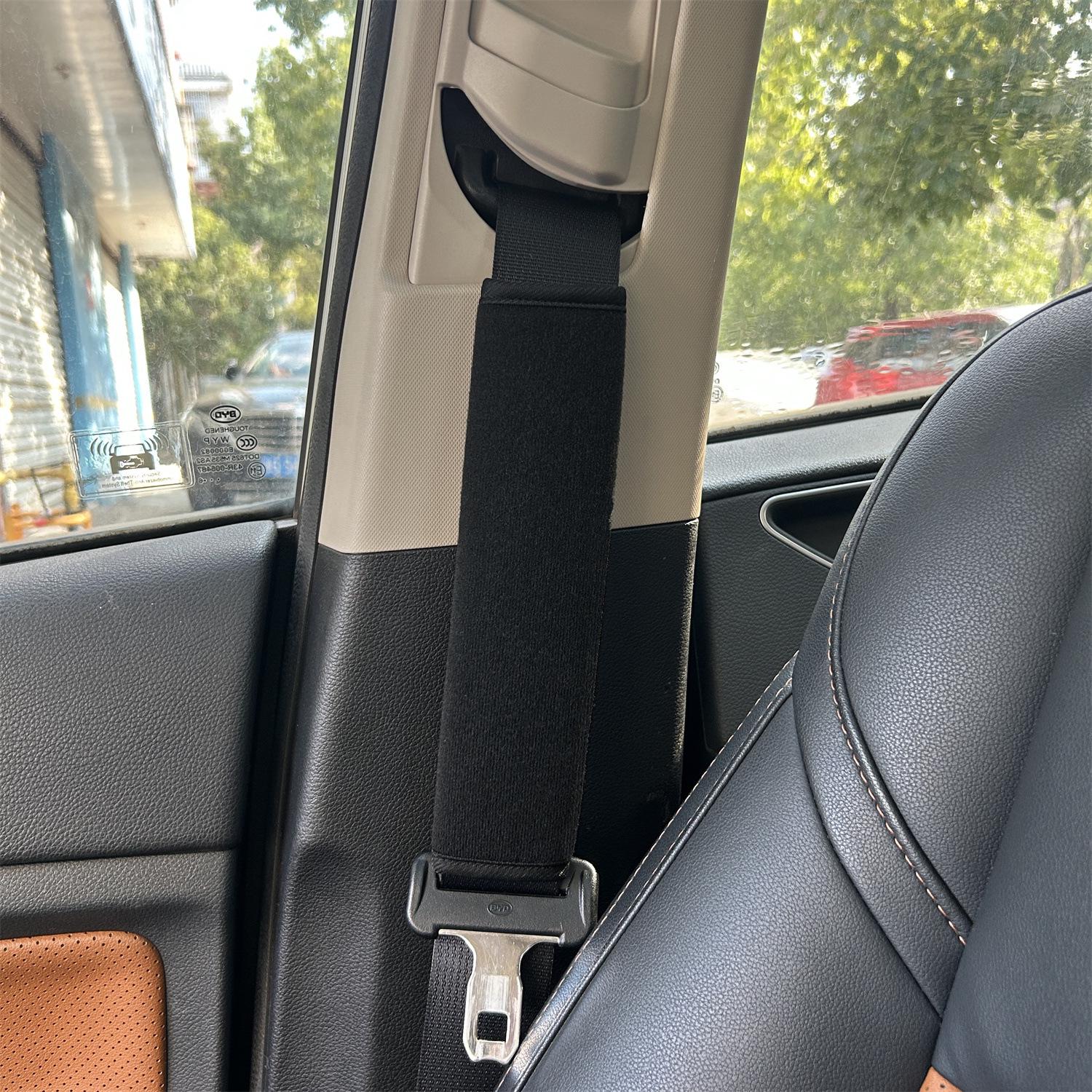 

Plush Car Seat Belt Shoulder Pad Cover чорний