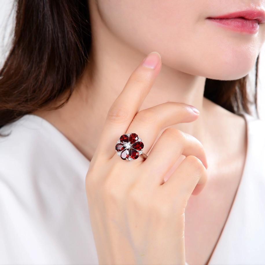 Natural Colored Treasure Red Garnet Ring, Light Luxury Design S925 Sterling Silver Inlaid Colored Gemstone Ring