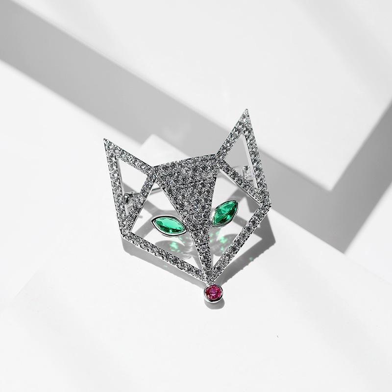 Zirconia Fox Mask Brooch: Luxury, Versatile, Elegant High-End Cardigan Pin Accessory.