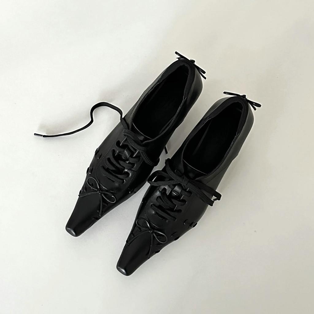 Fashion A New Spring Collection Of Retro Pointed-Toe Gothic Lace-Up Leather Shoes For Women With A Niche Design And Slender Heels