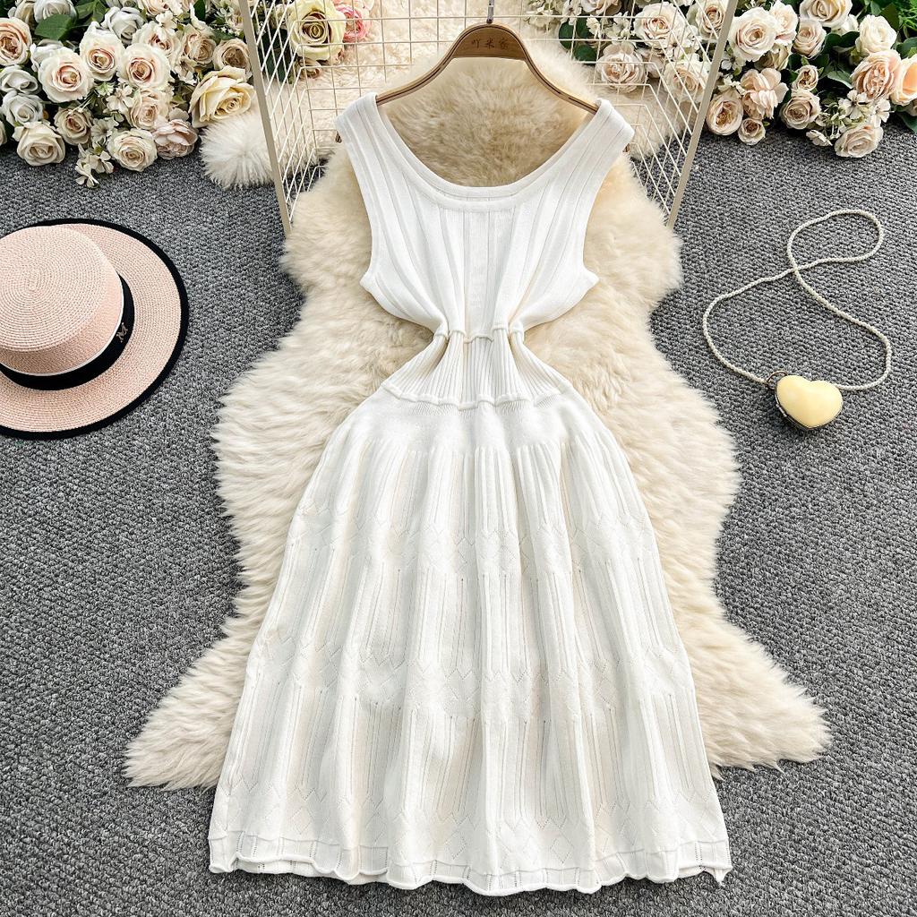 French pure desire U-neck sleeveless knitted dress women's summer new design sense niche waist thin medium and long dress