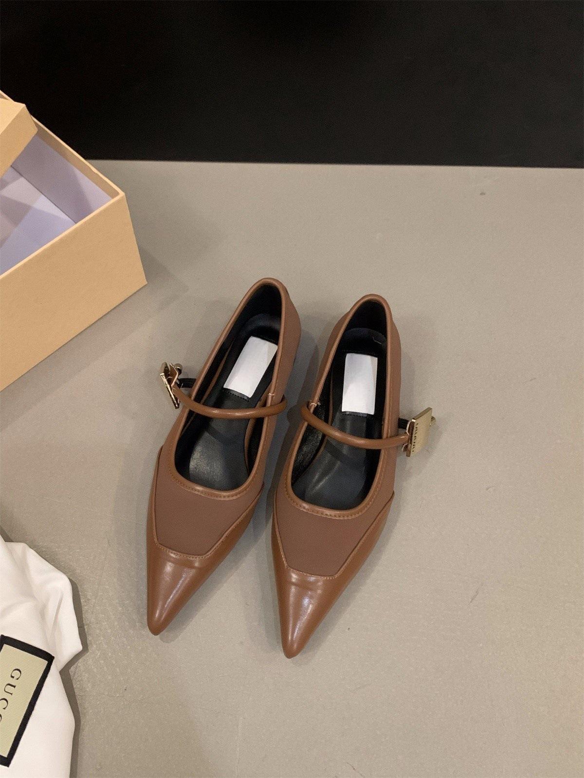 

Flat bottom black pointed temperament single shoes women s shoes 2025 new spring and autumn versatile Mary Jane French evening shoes 40 коричневый