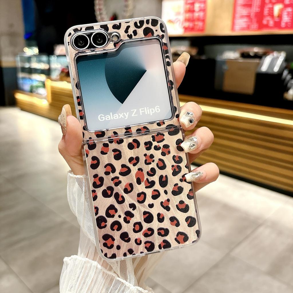 Applicable to Samsung ZFlip6 folding leopard print phone case zflip5 pearl bracelet pocket2 protective case hard case