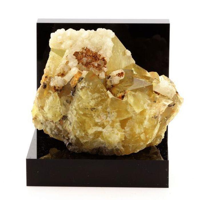 Fluorite, Calcite 728.6 carats