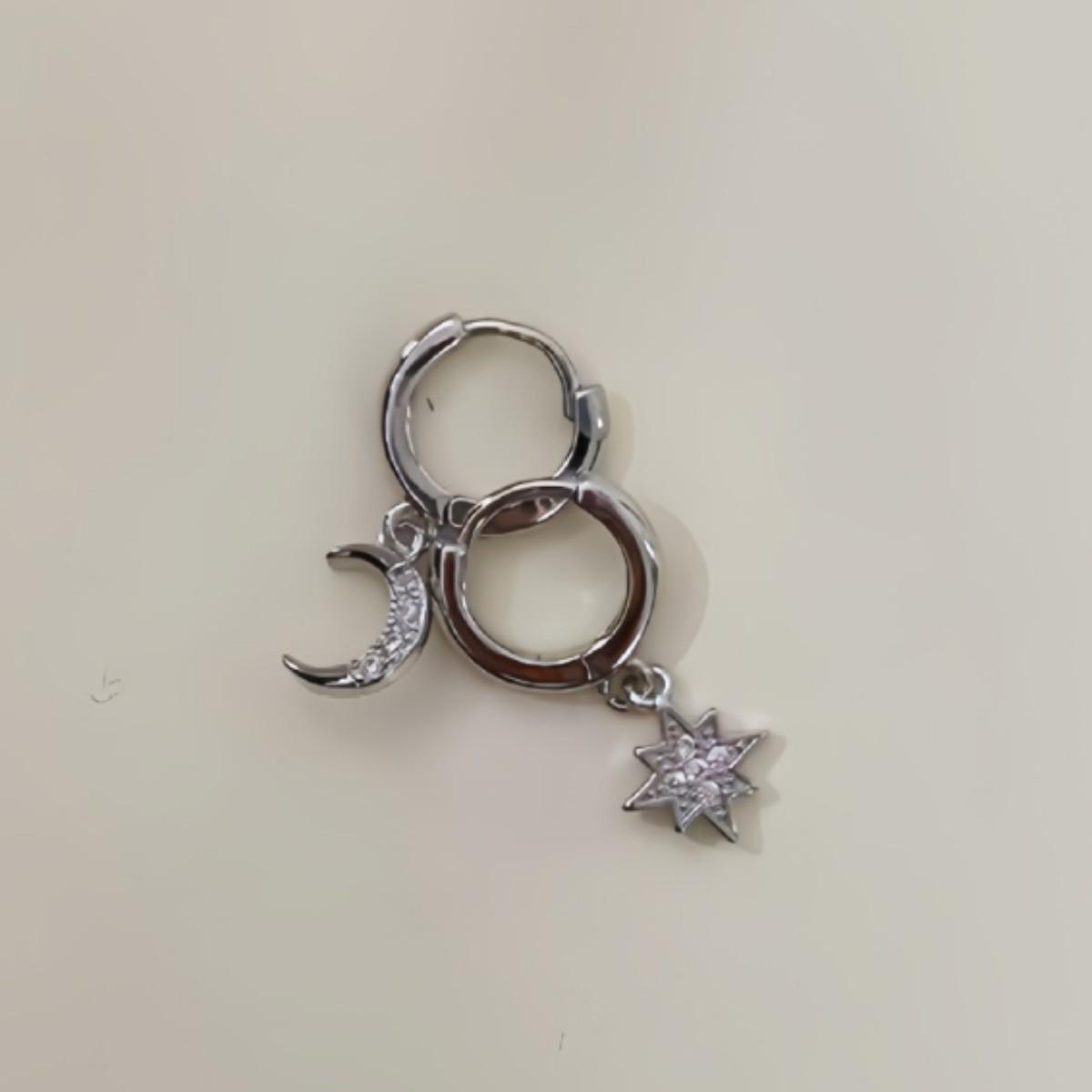 Asymmetrical Star & Moon Diamond Texture Earrings for Women - Light Luxury