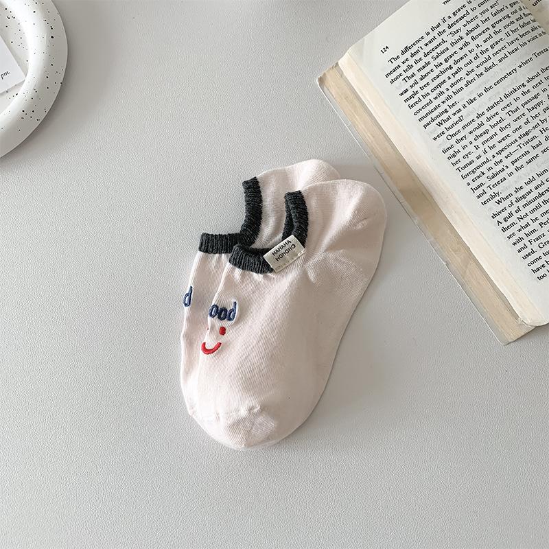 2024 European Socks, Personalized Embroidery, Smiley Face, Contrasting Color, Invisibility, Fashion Trend, Socks, Boat Socks
