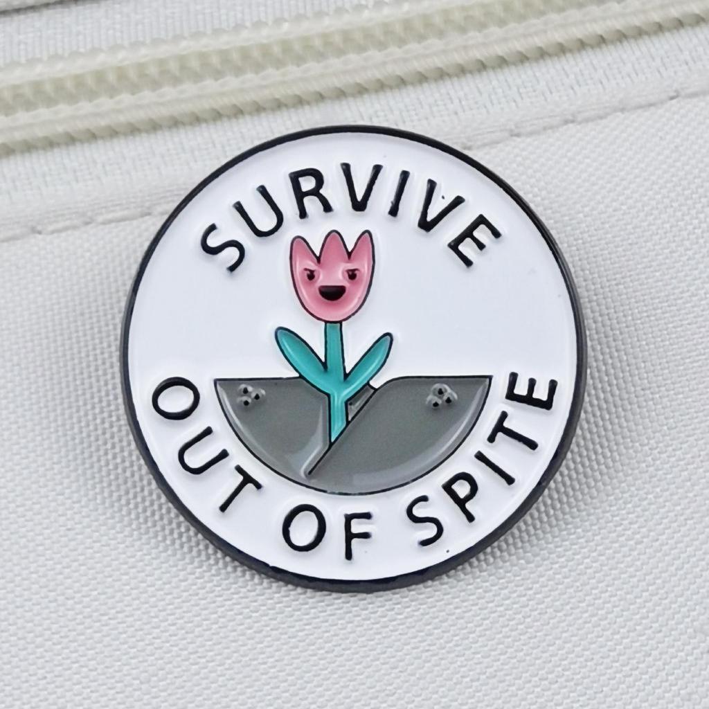 Spilla Smaltata con Motivo Floreale Sorridente - Carino Distintivo Rotondo in Lega Ornamentale