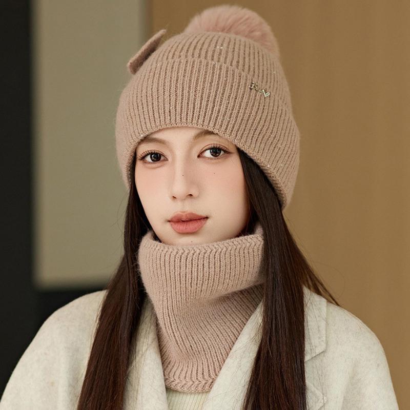 Вязаная шапка из кроличьей шерсти — фото 5