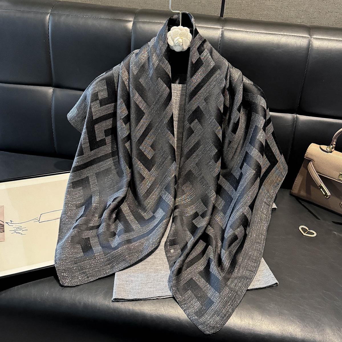 

Новая женская мода Шелковый платок шаль Этнические дорожные шарфы Буфанда Жаккардовый шарф С принтом Декоративный Летняя защита от солнца чёрный