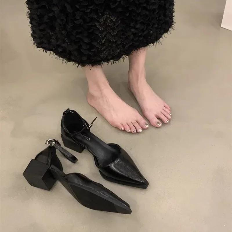 Sommer Casual Französische Eleganz Damen Sandalen Schnalle Spitzzehe Dicke Ferse Einzelne Schuhe Vielseitig für Röcke Modisches Fußwe
