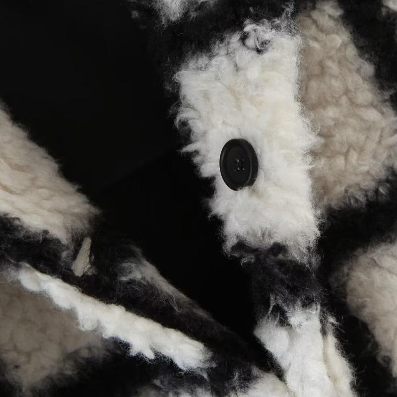 Зимний утолщенный теплый женский плащ большого размера в клетку — фото 14