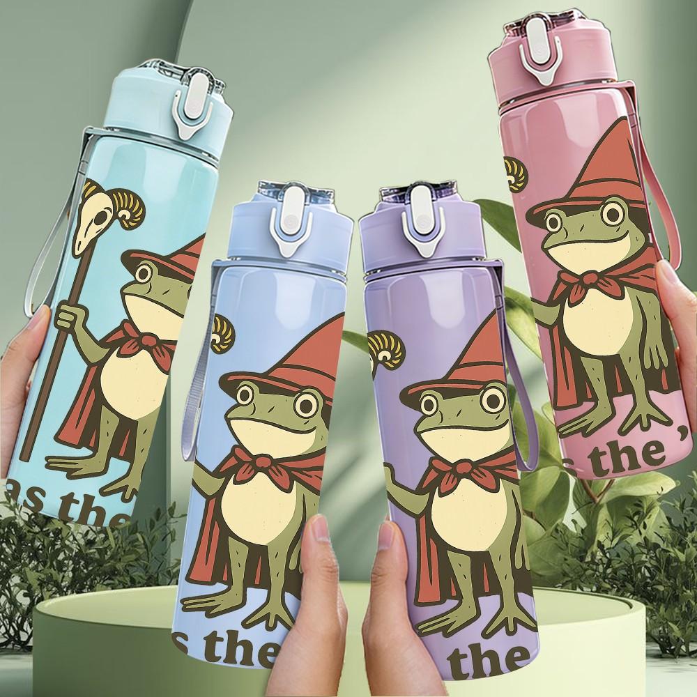 1PC Wizard Frog Cartoon Art 750ml Color Plastic Sports Water Bottle Leakproof Flip Straw Lid Suitable for Sports Office Home Use