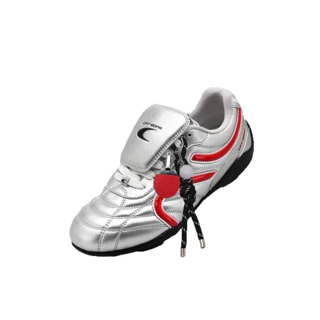 

Cat and sofa/retro white football shoes new sports racing shoes trendy shoes versatile men s and women s retro moral training shoes 40 срібний