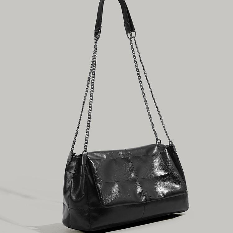 Large Capacity Commuter Bag 2025 New Women's Chain Tote Bag High-end Fashion Versatile Shoulder Underarm Bag